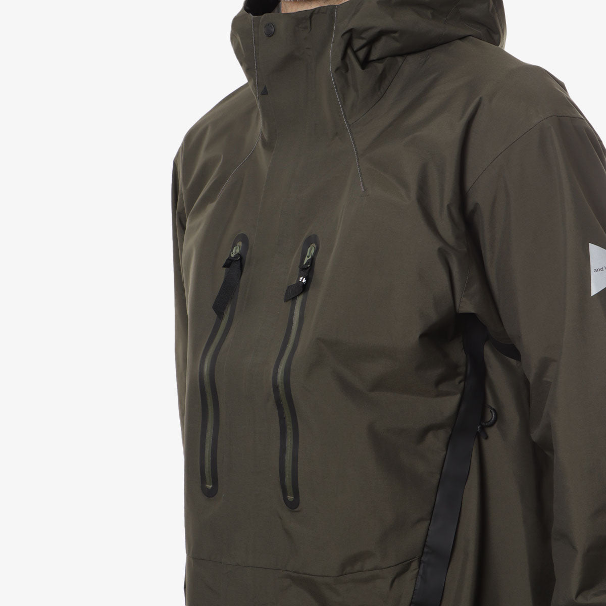 And Wander 2.5L Hiker Rain Jacket