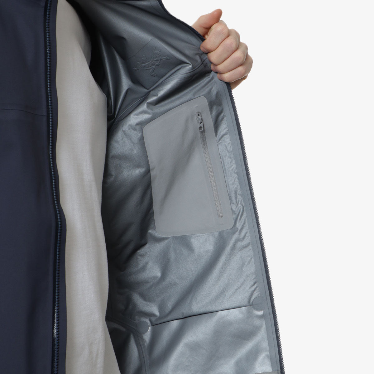 main Arc'teryx Beta Jacket, Black Sapphire, Detail Shot 4