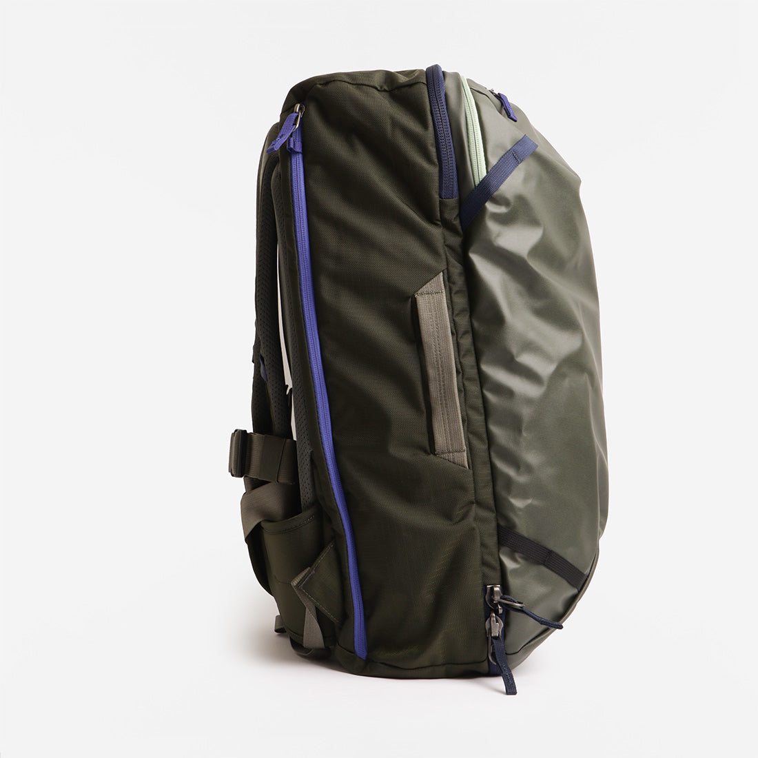 main Cotopaxi Allpa 35L Travel Pack, Woods, Detail Shot 4