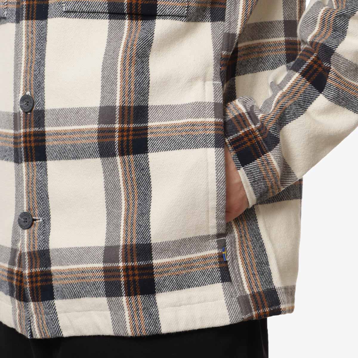 main Fjallraven Singi Flannel Overshirt, Chalk White Dark Navy, Detail Shot 3