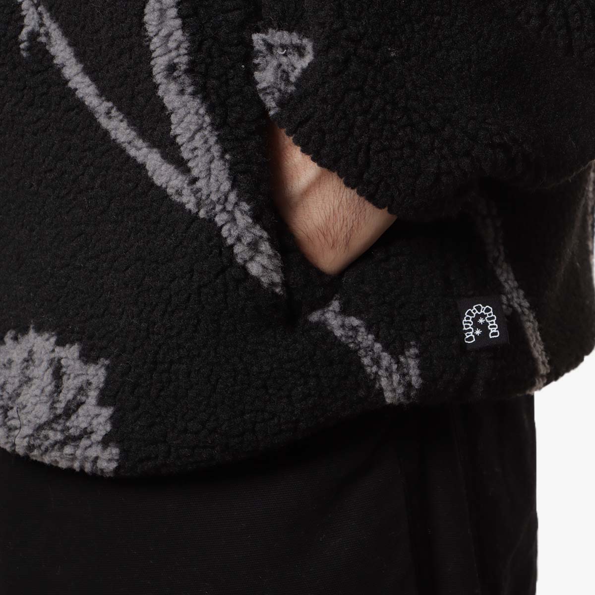 Heresy Bramble Fleece, Black Grey, Detail Shot 3