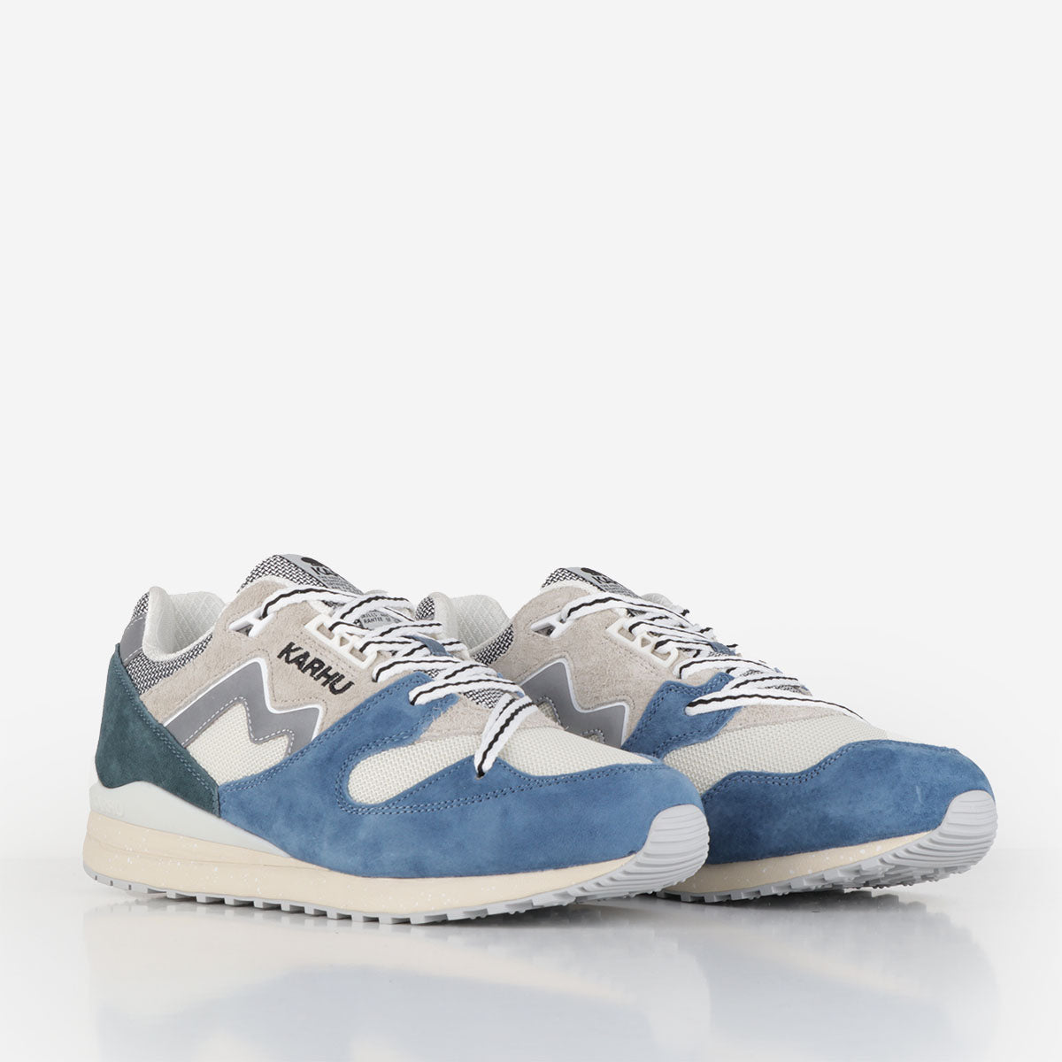 main Karhu Synchron Classic Shoes, Coronet Blue Silver Lining, Detail Shot 2