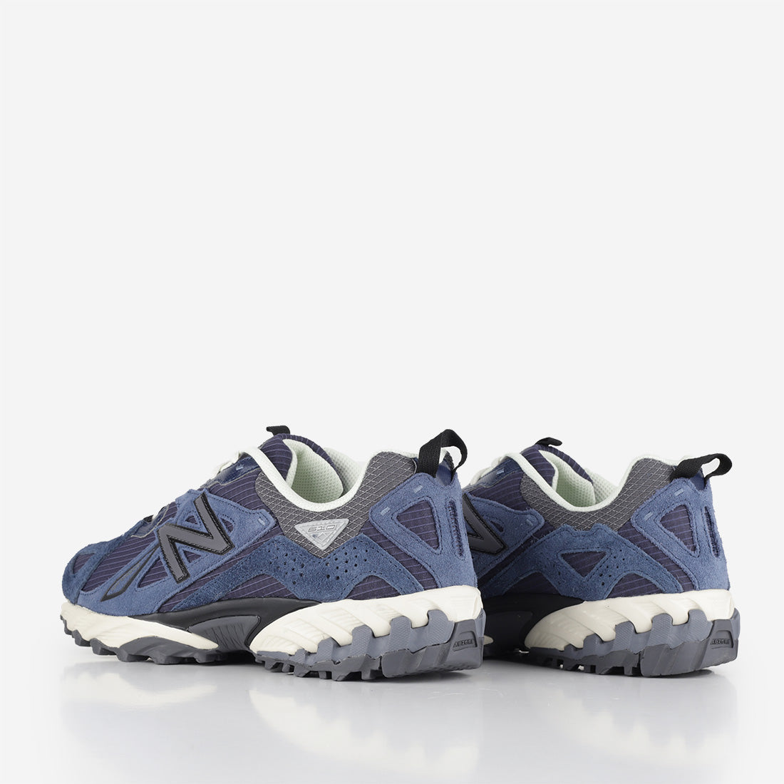 New balance best sale womens navy shoes