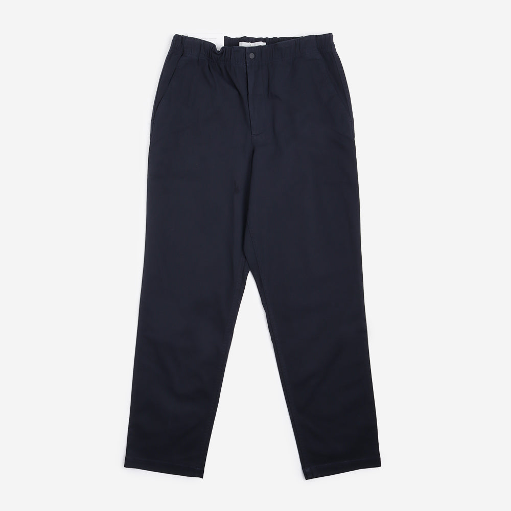 main Norse Projects Ezra Light Stretch Pant, Dark Navy, Detail Shot 2