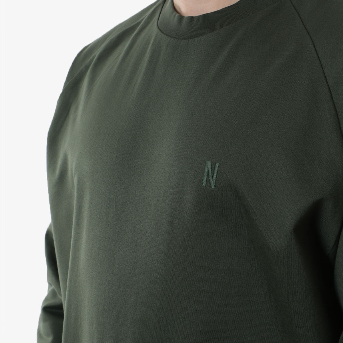 main Norse Projects Marten Relaxed Raglan Light Sweatshirt, Spruce Green, Detail Shot 2