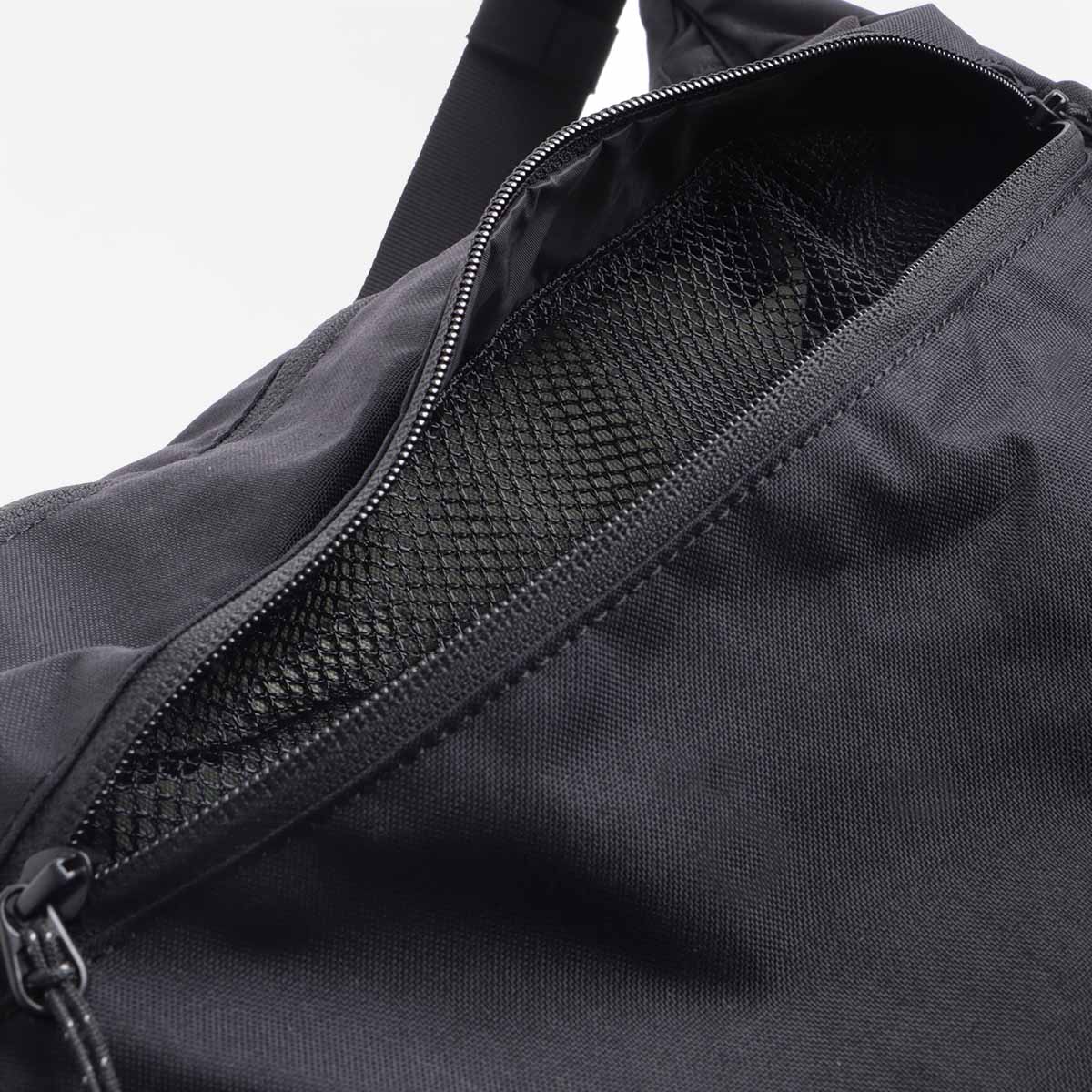 Snow Peak Everyday Use Middle Shoulder Bag, Black, Detail Shot 7