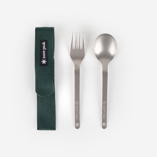 Snow Peak Titanium Fork & Spoon Set, Green, Detail Shot 1