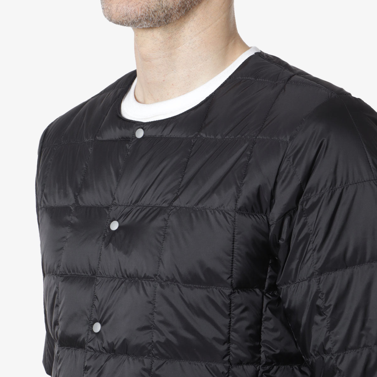 Taion Crew Neck Button Down Jacket, Black, Detail Shot 2