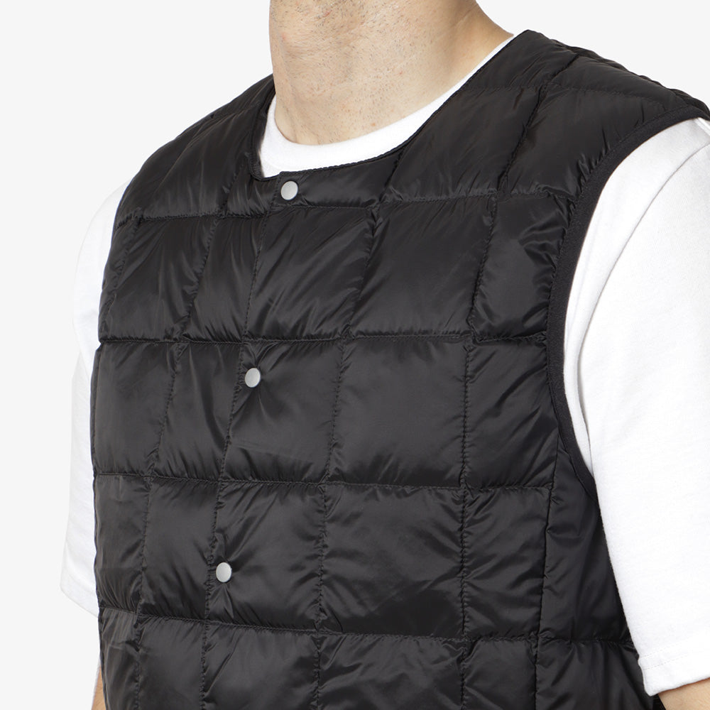 Taion Crew Neck Button Down Vest