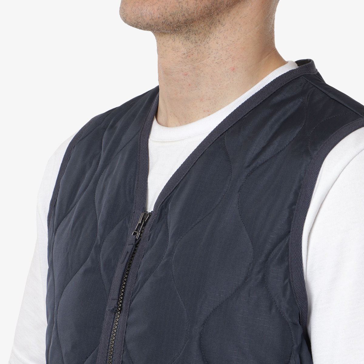 Taion Military Zip V Neck Down Vest, Dark Navy, Detail Shot 3