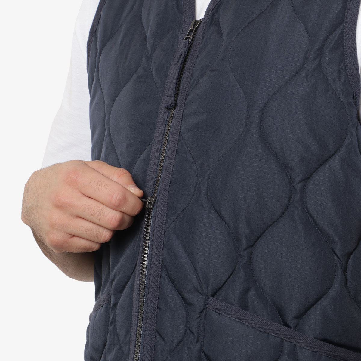 Taion Military Zip V Neck Down Vest, Dark Navy, Detail Shot 4