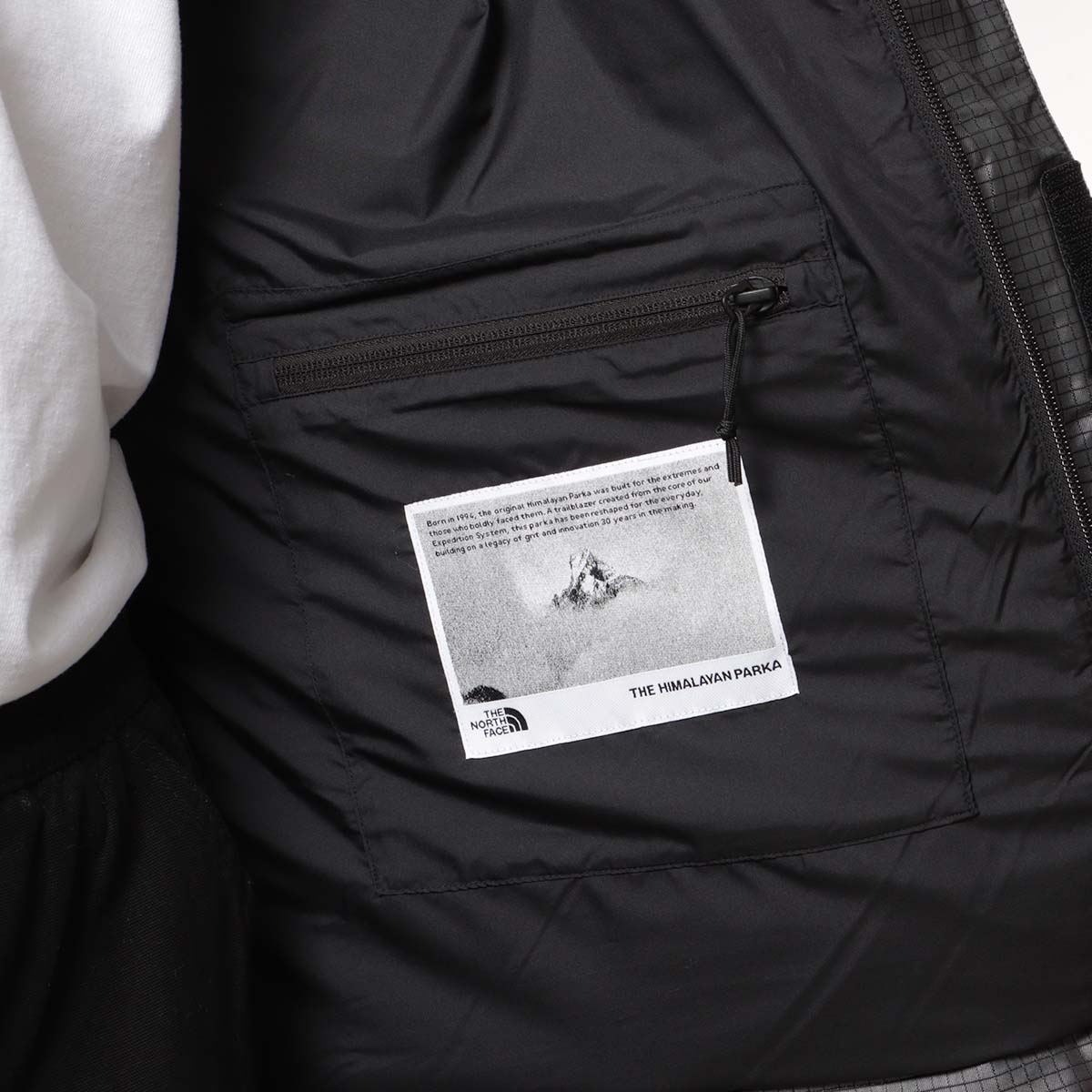 The North Face Himalayan 30 Anniversary Parka, Moonstone Grey, Detail Shot 6