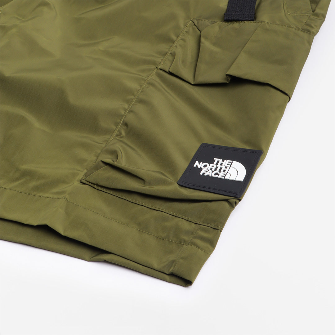 main The North Face NSE Cargo Pocket Shorts, Forest Olive, Detail Shot 2