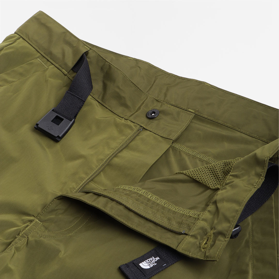 main The North Face NSE Cargo Pocket Shorts, Forest Olive, Detail Shot 4