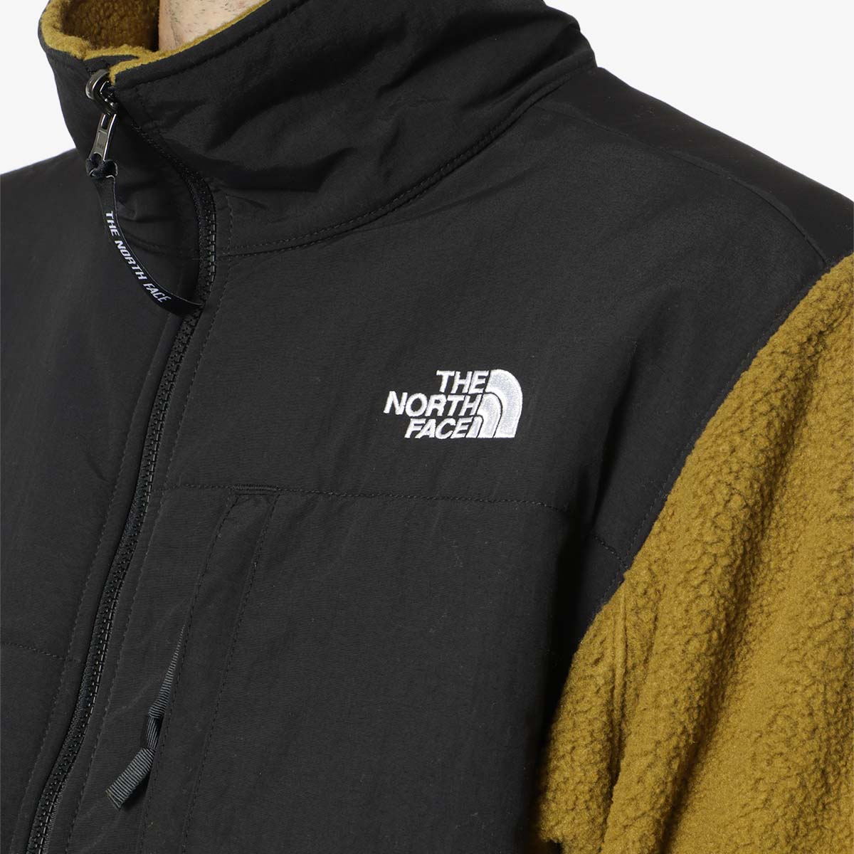 The North Face Retro Denali Jacket, Moss Green TNF Black, Detail Shot 2