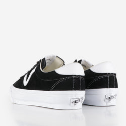 thumbnail Vans Premium Sport 73 Shoes, LX Pig Suede Black White, Detail Shot 3