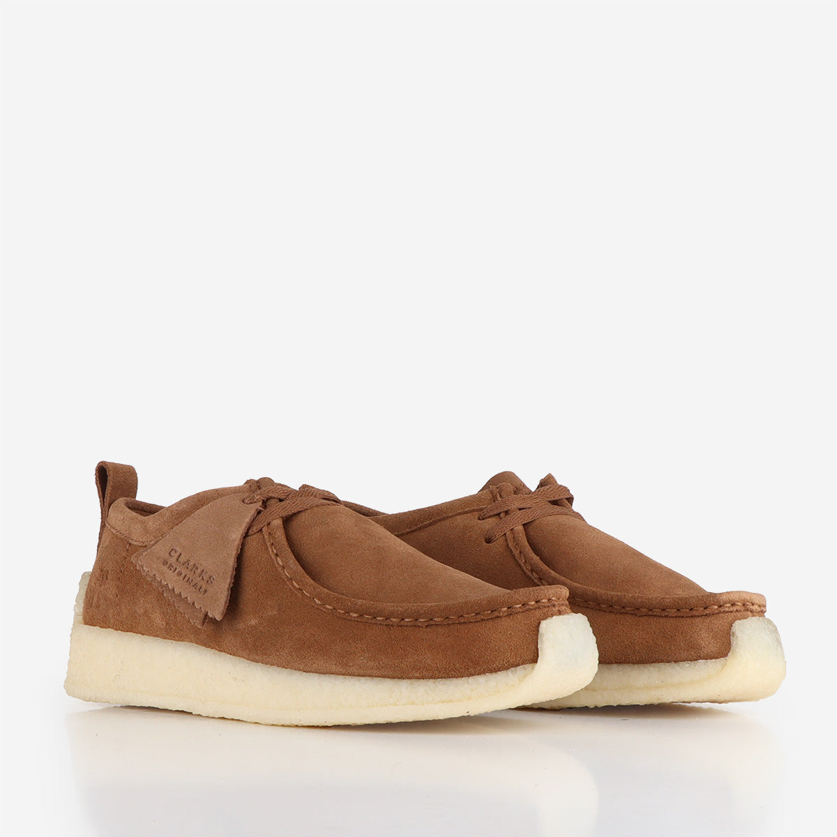 Light brown hot sale clarks