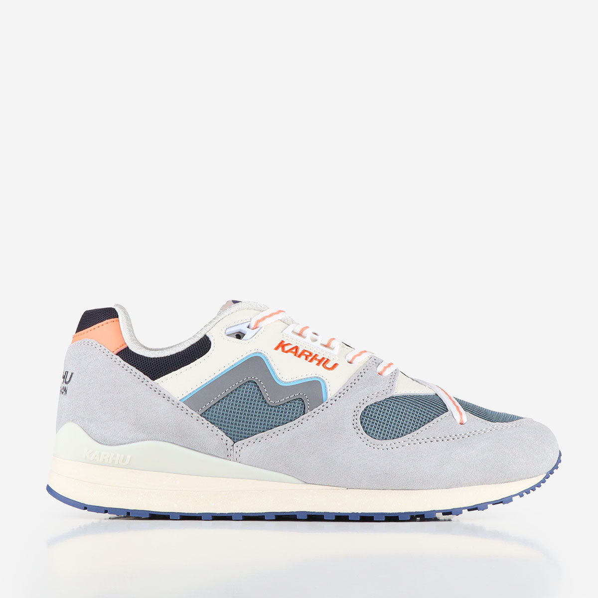 main Karhu Synchron Classic Shoes, Dawn Blue Lily White, Detail Shot 1