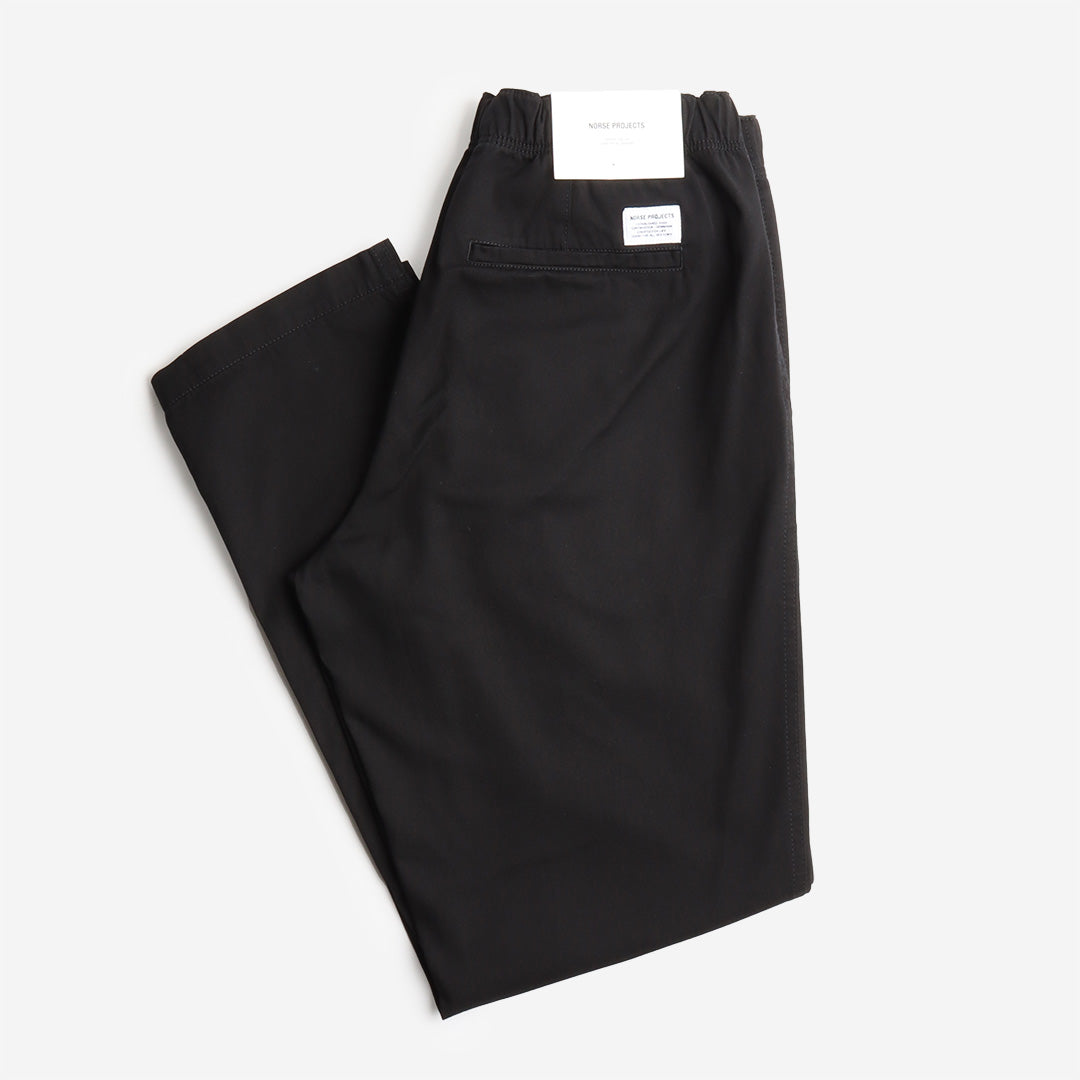 main Norse Projects Ezra Light Stretch Twill Pant, Black, Detail Shot 1